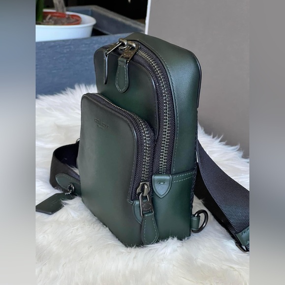 CM371 - Coach Gotham Sling Pack 13 - Picture 3 of 14